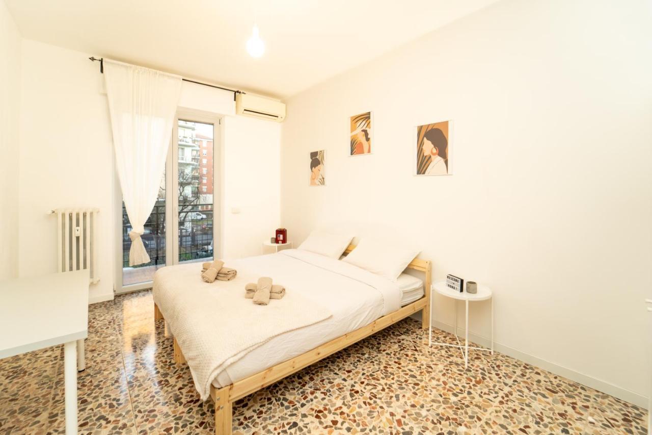 Appartement Trilocale Con Parcheggio Privato à Milan Extérieur photo