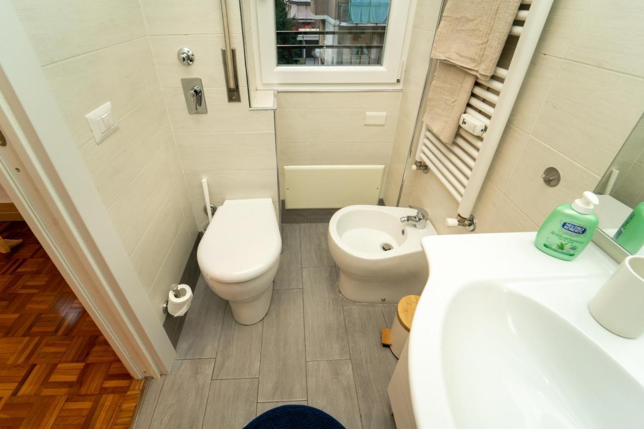 Appartement Trilocale Con Parcheggio Privato à Milan Extérieur photo